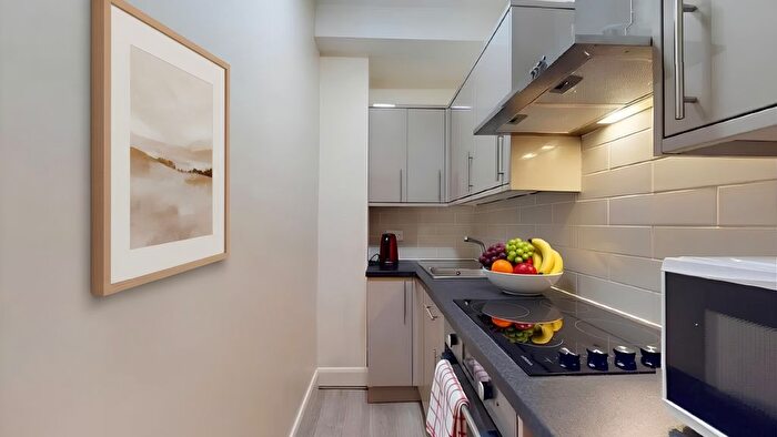 Studio To Rent In Talgarth Road, London, W14