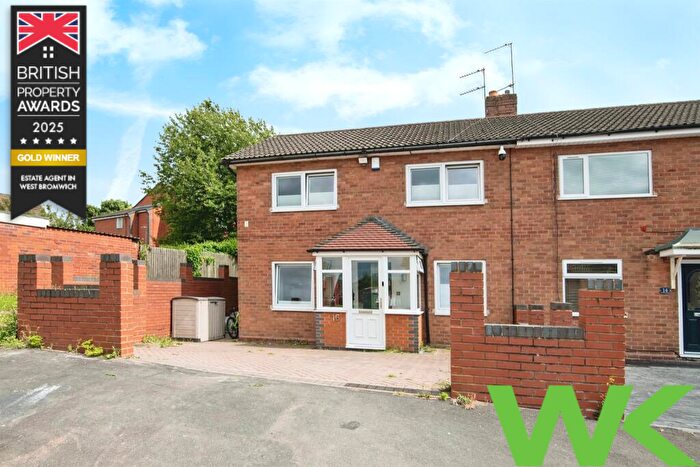 3 Bedroom Property For Sale In Selkirk Close, West Bromwich, B71