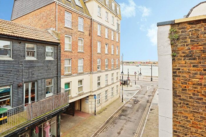 1 Bedroom Flat For Sale In Fort Road, Margate, Kent, CT9
