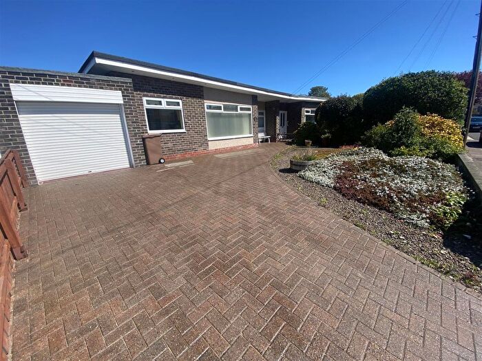 2 Bedroom Semi-detached Bungalow For Sale In Wilton Drive, Whitley Bay, NE25