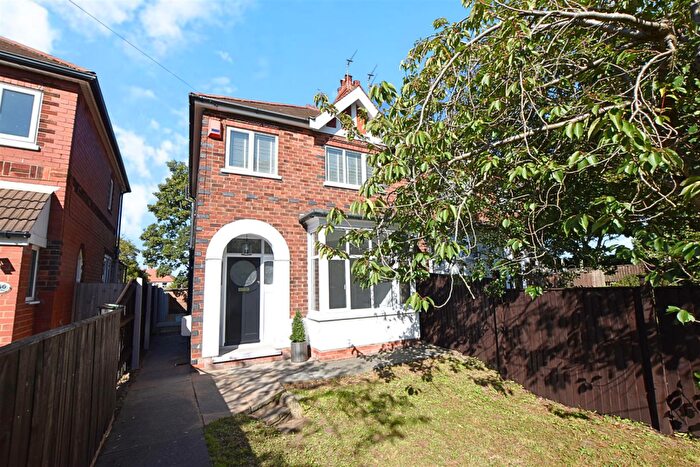 3 Bedroom Semi-Detached House For Sale In Laceby Road, Grimsby, DN34