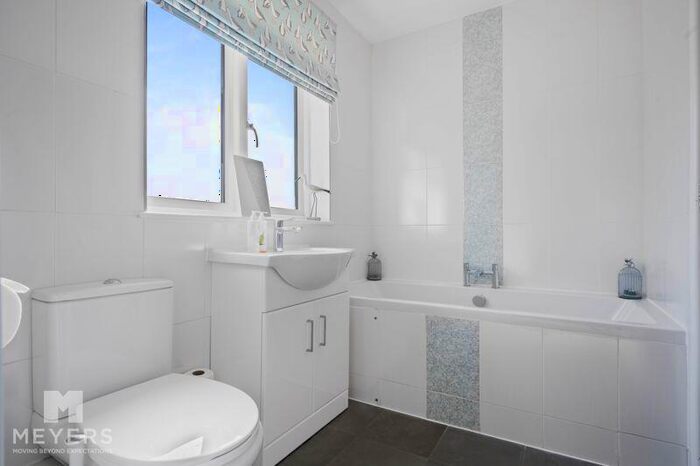 2 Bedroom Bungalow For Sale In Farm Lane, West Lulworth, BH20