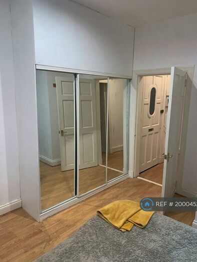 1 Bedroom Flat To Rent In Howard Street, Paisley, PA1