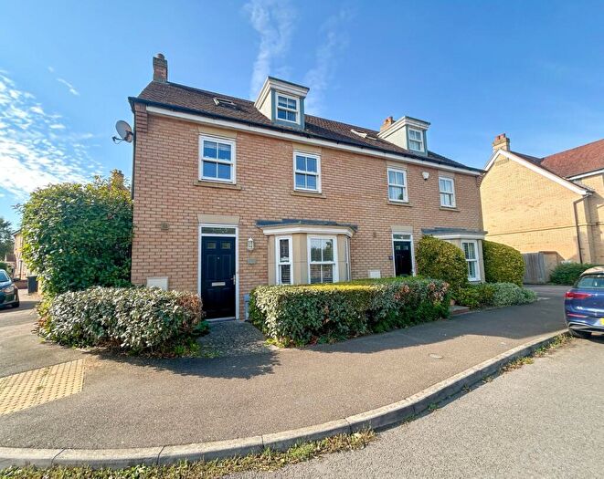 4 Bedroom Semi-Detached House For Sale In Devon Drive, Biggleswade, SG18