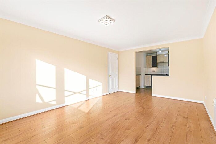 1 Bedroom Flat To Rent In Regents Court, KT2