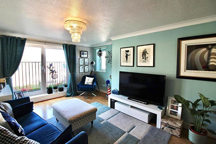 2 Bedroom Flat For Sale In Clive Street, Dolphin Quays, North Shields, North Shields, NE29