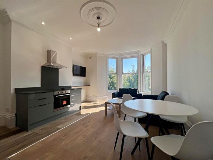 3 Bedroom Apartment To Rent In Eslington Terrace, Newcastle Upon Tyne, NE2