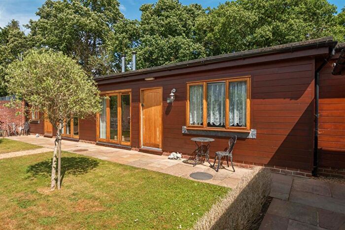 1 Bedroom Semi-Detached Bungalow For Sale In Little Abshot Road, Abshot, Warsash, PO14