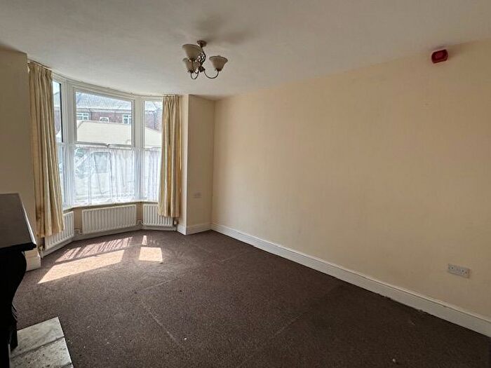 1 Bedroom Flat To Rent In Blackburn Avenue, Bridlington, YO15