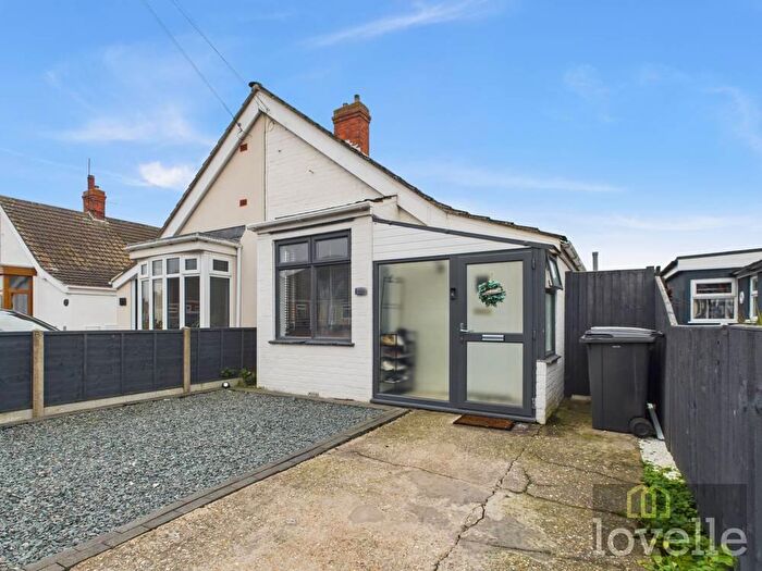 2 Bedroom Semi-Detached Bungalow For Sale In St Andrews Road, Mablethorpe, LN12