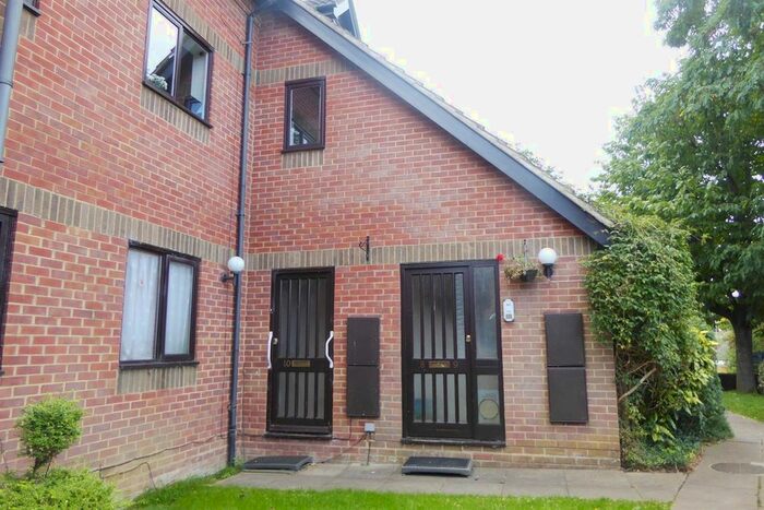 2 Bedroom Maisonette To Rent In Hambleberry Court, Tilehurst, Reading, RG31