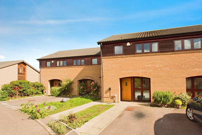 2 Bedroom Detached House For Sale In Abberley Wood, Great Shelford, Cambridge, Cambridgeshire, CB22