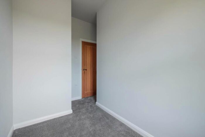 2 Bedroom Cottage To Rent In Meltham Road, Lockwood, HD1