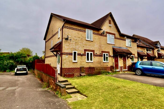 2 Bedroom End Of Terrace House To Rent In Reims Court, Northampton, NN5
