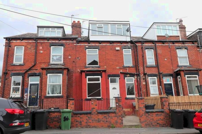 3 Bedroom Terraced House To Rent In Armley Lodge Road, Armley, LS12