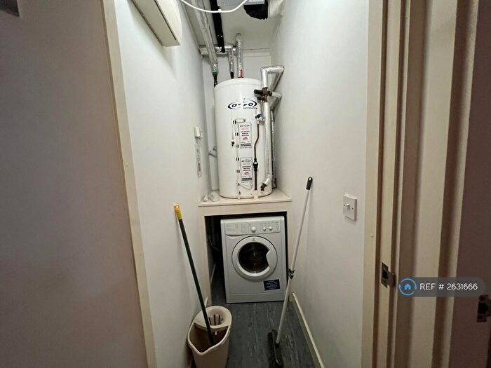 1 Bedroom Flat To Rent In Piccadilly Place, Manchester, M1