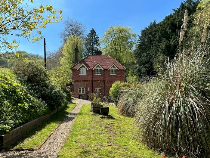 3 Bedroom Cottage For Sale In Park Cottages, South Harting, Petersfield, Hampshire, GU31