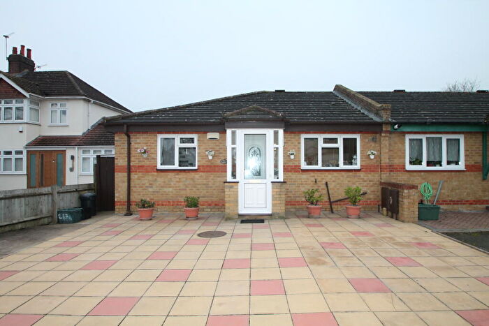 2 Bedroom Bungalow To Rent In Clock House Road, Beckenham, BR3
