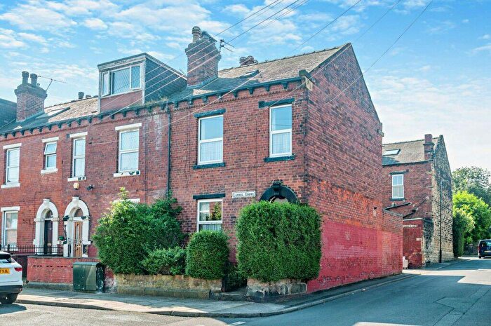 4 Bedroom End Of Terrace House To Rent In Laurel Grove, Armley, Leeds, LS12