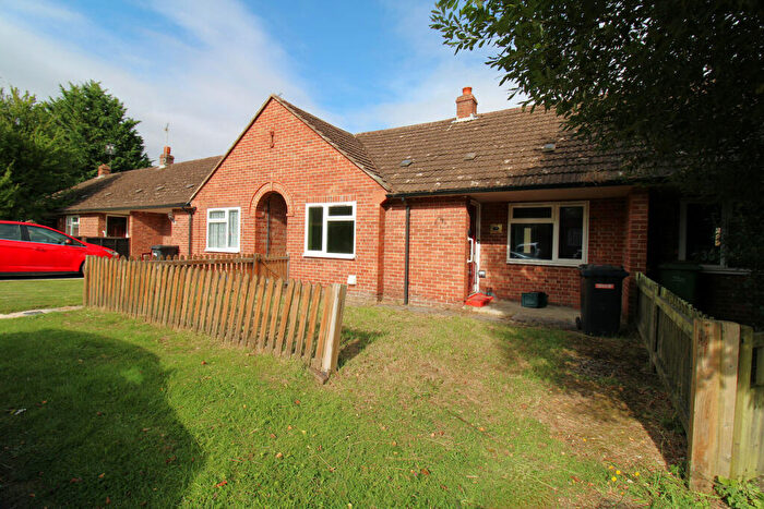 1 Bedroom Terraced Bungalow For Sale In Paradise Way, Chapel Row, RG7