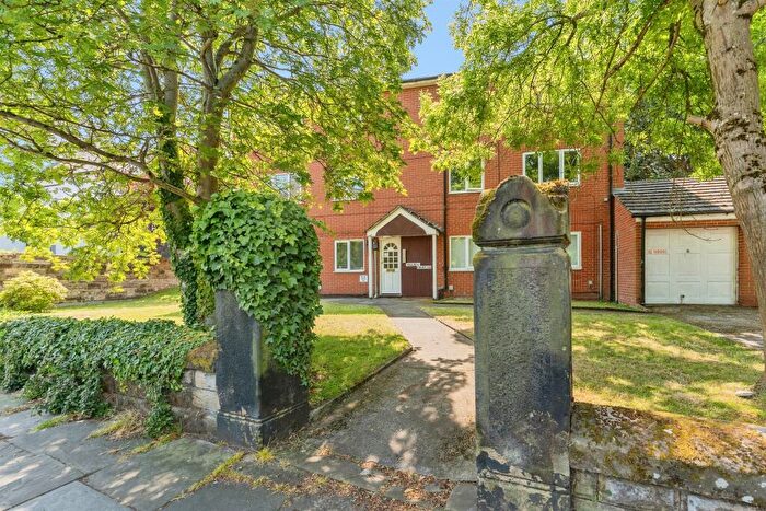 1 Bedroom Flat For Sale In Village Road, Prenton, CH43