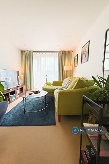 1 Bedroom Flat To Rent In High Street, Reading, RG1