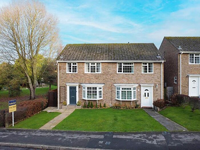 3 Bedroom Semi Detached House For Sale In Plantagenet Chase, Yeovil, BA20