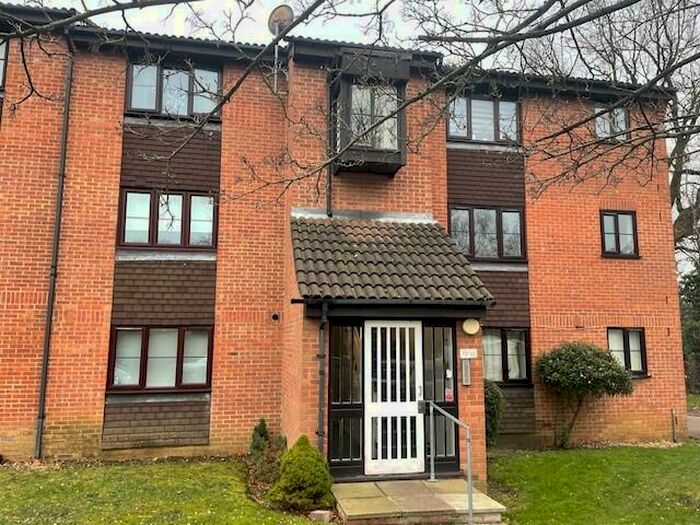 1 Bedroom Apartment To Rent In Firbank Close, Enfield, EN2