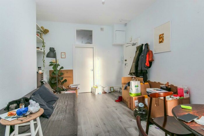 2 Bedroom Apartment To Rent In Oakley Road, N1