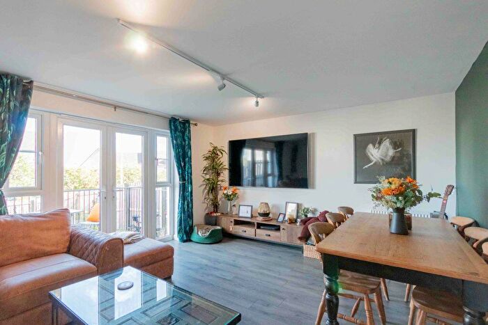 3 Bedroom Terraced House To Rent In T – Clippens Drive, Edinburgh, EH17