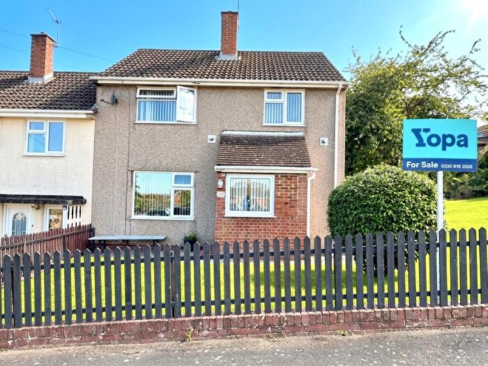 3 Bedroom End Of Terrace House For Sale In Redhills Close, Exeter, EX4