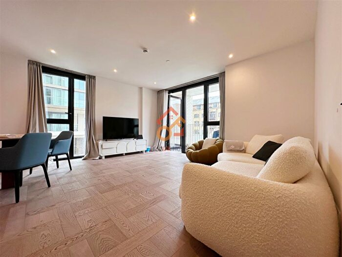 2 Bedroom Flat To Rent In Merino Gardens, London, E1W