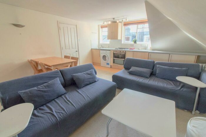 1 Bedroom Flat To Rent In Clarence Road, , Windsor, SL4