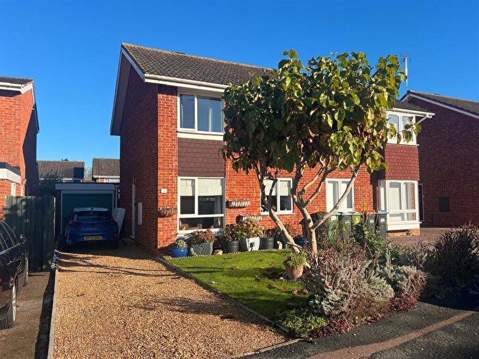 3 Bedroom Semi-Detached House To Rent In Pentlands, Fullers Slade, Milton Keynes, MK11