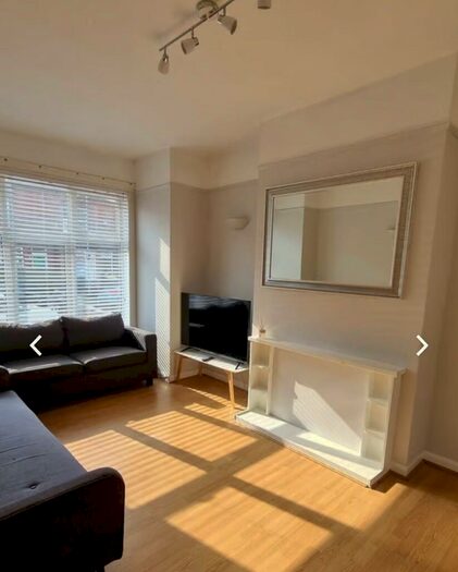 5 Bedroom Terraced House To Rent In Ash Road, Leeds, West Yorkshire, LS6