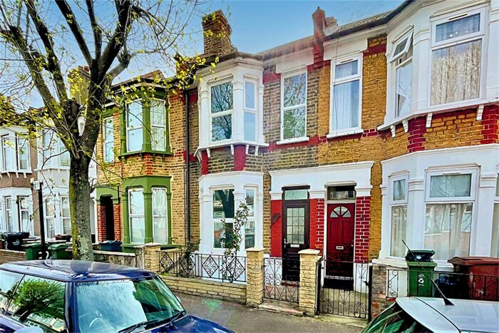 3 Bedroom Property To Rent In Farmilo Road, Walthamstow, E17