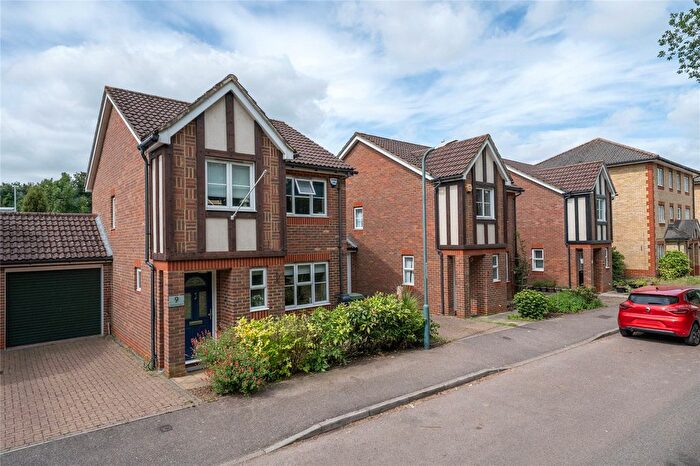 3 Bedroom Link Detached House For Sale In Albert Reed Gardens, Tovil, Maidstone, Kent, ME15