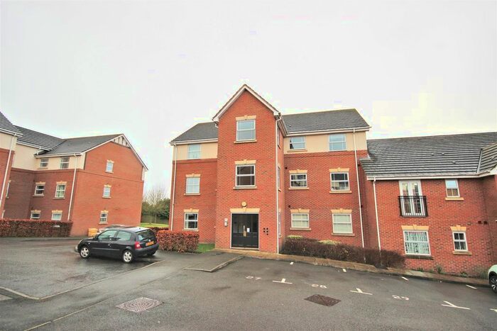 2 Bedroom Flat To Rent In Newlands Close, Hagley, Stourbridge, DY9