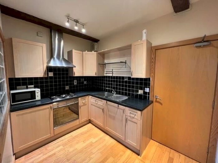 1 Bedroom Flat To Rent In Broadgate House, Bradford, BD1