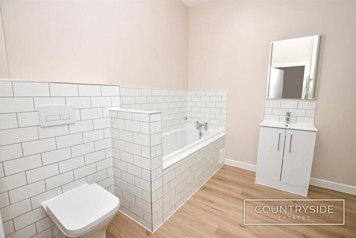 2 Bedroom Flat To Rent In Caten House, High Road, Benfleet, SS7