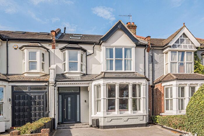 5 Bedroom Terraced House For Sale In Ashurst Road, London, Greater London, N12