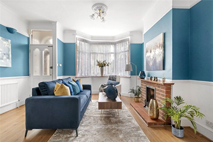 5 Bedroom Terraced House For Sale In York Road, Walthamstow, London, E17