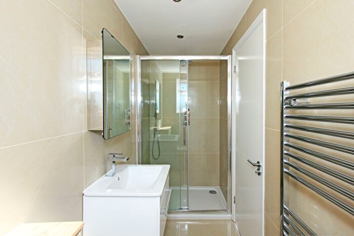5 Bedroom Detached House For Sale In Holly Park, London, N3