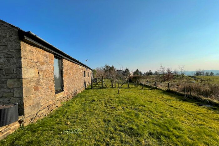 2 Bedroom Flat To Rent In Rowarth, High Peak, SK22