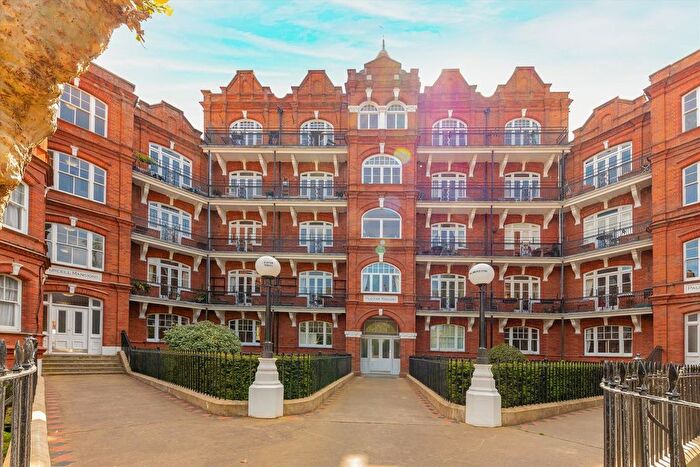 2 Bedroom Flat To Rent In Queen's Club Gardens, West Kensington, W14