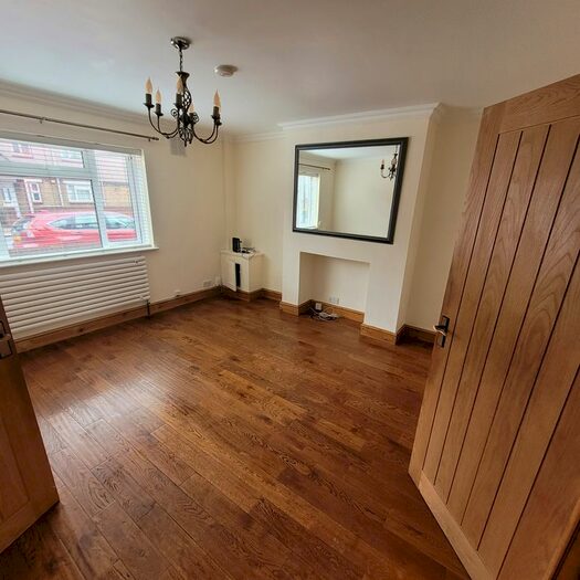 3 Bedroom Maisonette To Rent In Lonsdale Avenue, London, E6