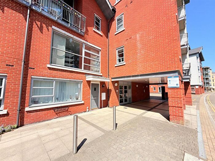 2 Bedroom Apartment For Sale In Rotary Way, Colchester, CO3