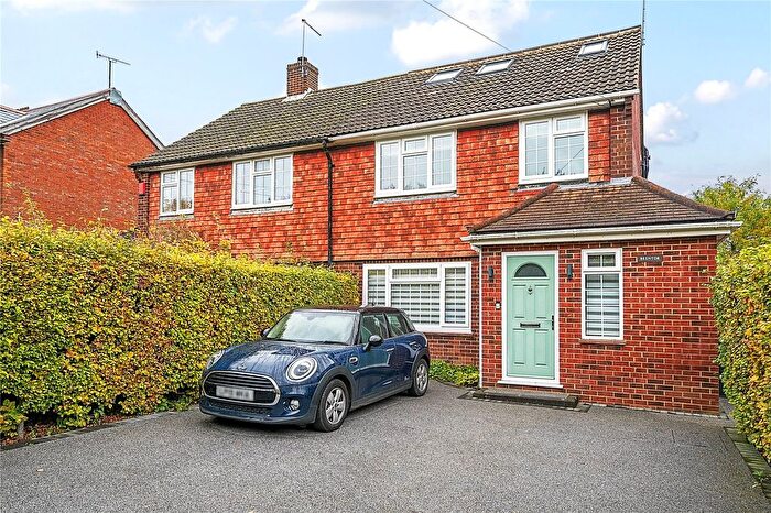 4 Bedroom Semi-Detached House For Sale In London Road, Dunton Green, Sevenoaks, Kent, TN13