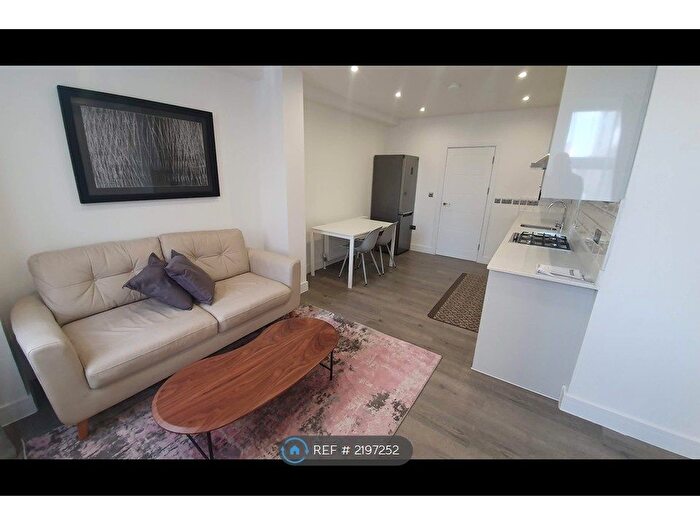 1 Bedroom Flat To Rent In Aldgate East, London, E1