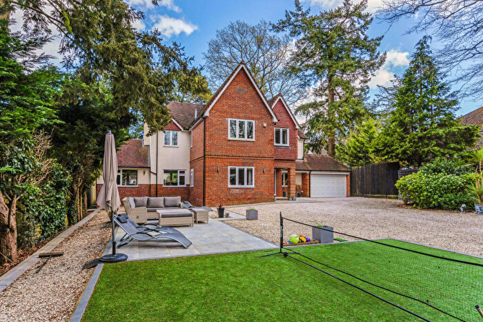 6 Bedroom Detached House For Sale In Woodland Walk, Ferndown, Dorset, BH22